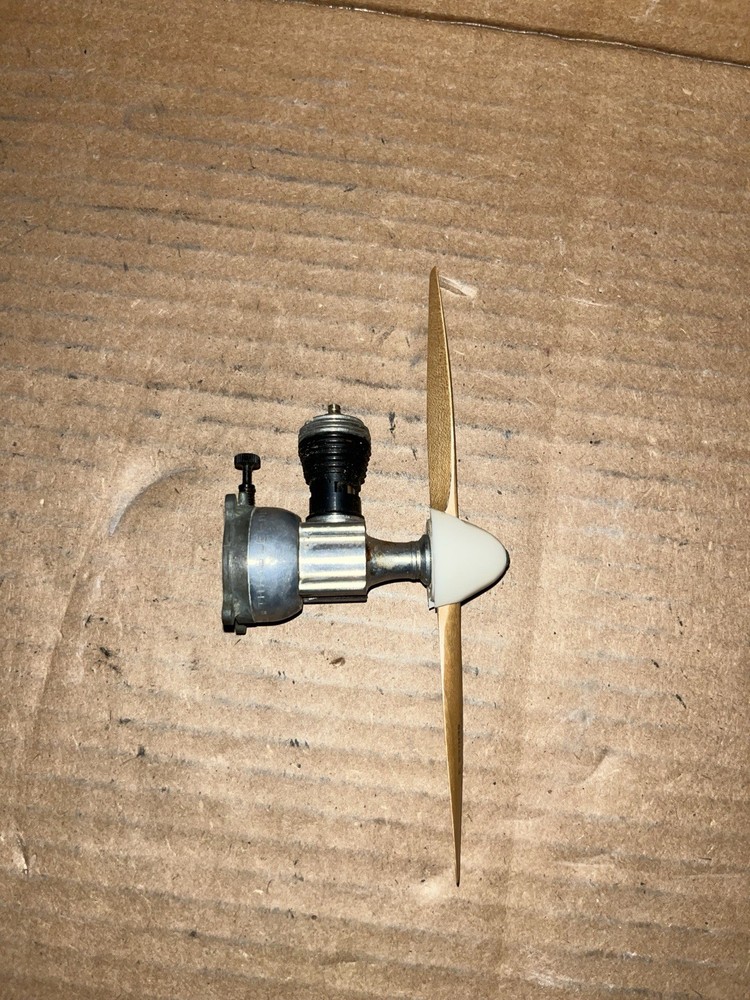 NOS Cox Baby Bee Model Airplane Engine Glow Power Untested