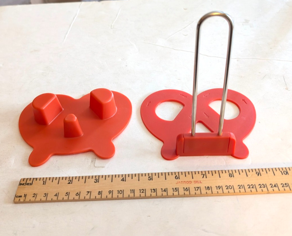 Pampered Chef soft pretzel maker