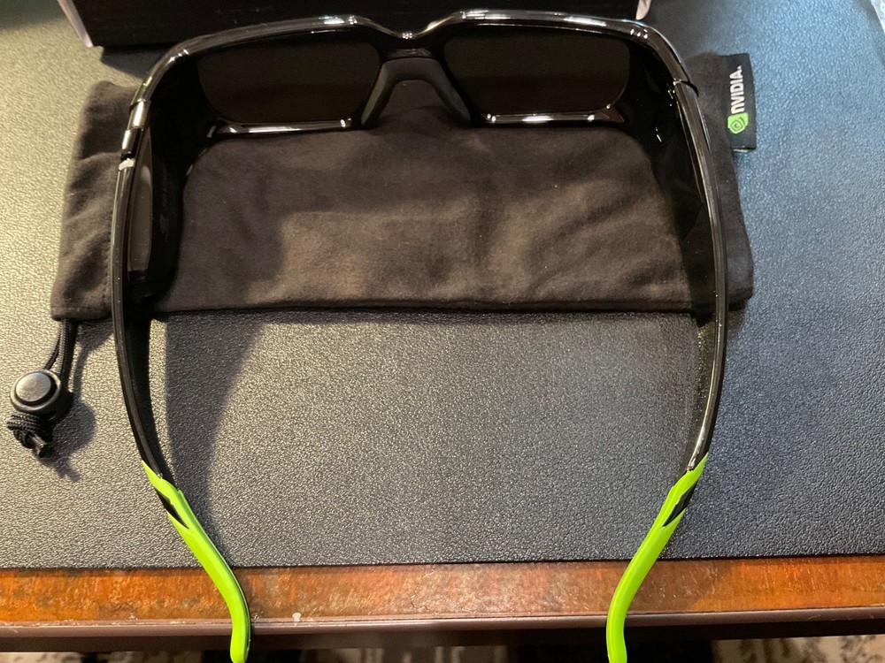 NVIDIA 3D Vision Active Shutter Wireless Glasses w/Recharge Cable New