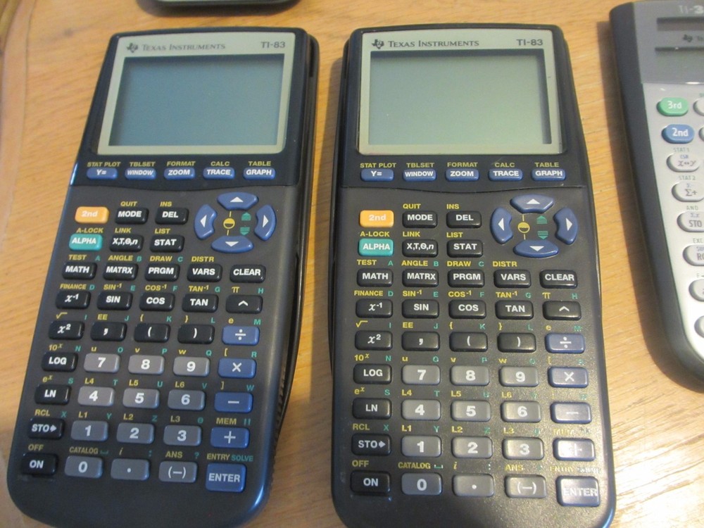 7 Calculators - Scientific - HP - Sharp - Texas Instruments - TI . quantity 7