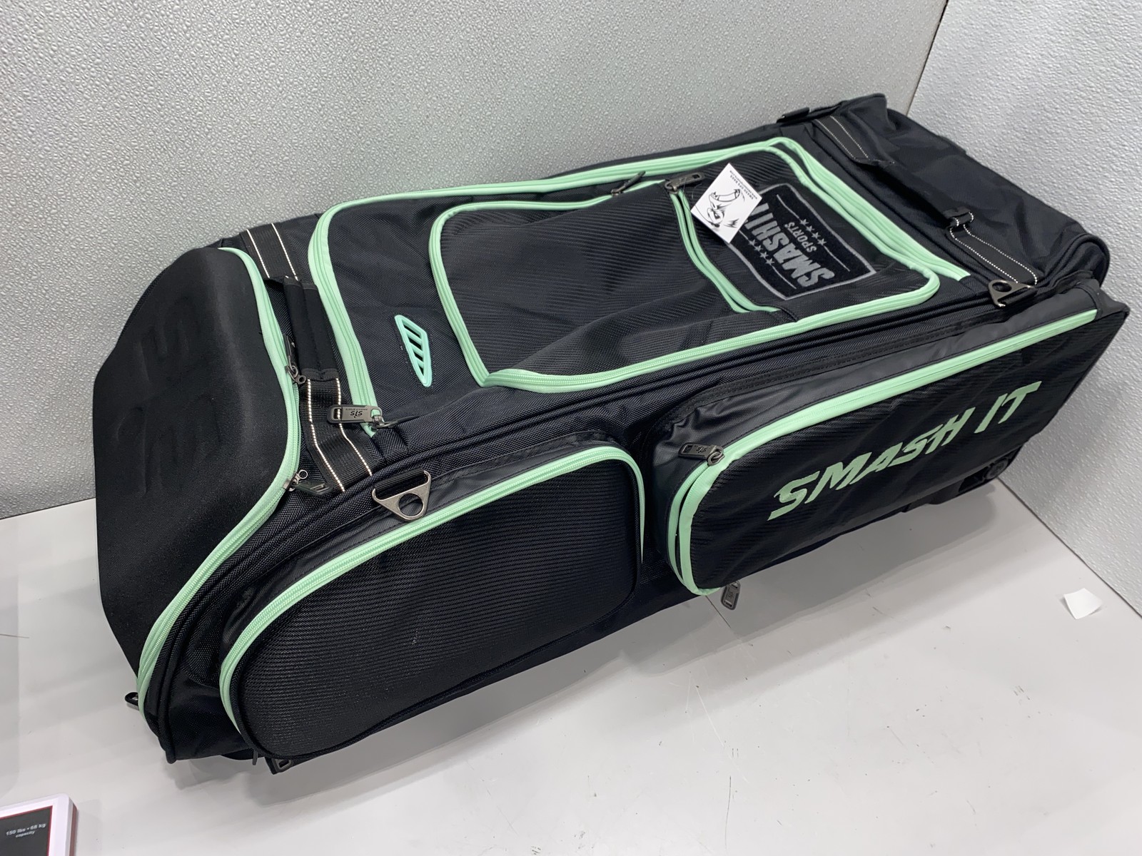 Smash It 2025 Smash Ops Guerrilla V4 Roller Bag - Black/Mint