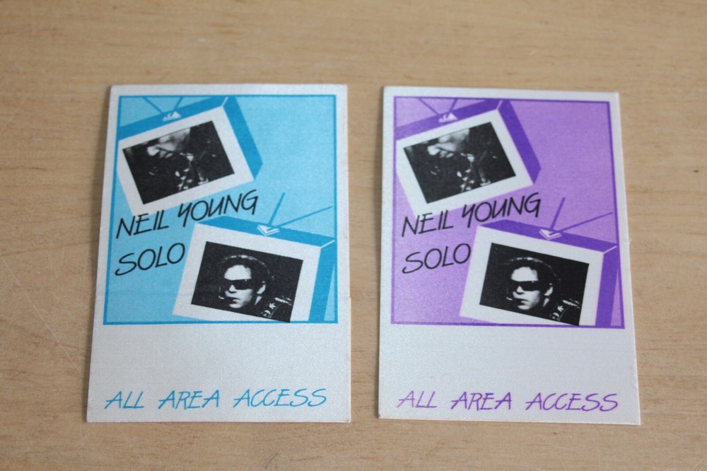 Neil Young  -  2X Unused Backstage Pass - FREE POSTAGE - lot #8