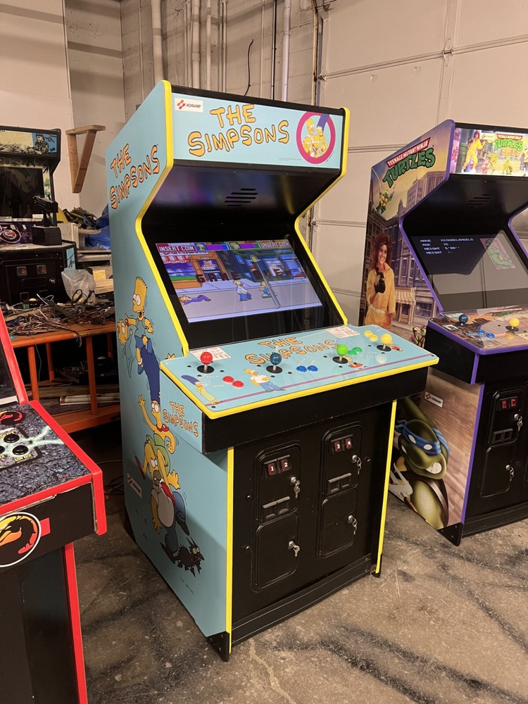 THE SIMPSONS ARCADE MACHINE by KONAMI 1991