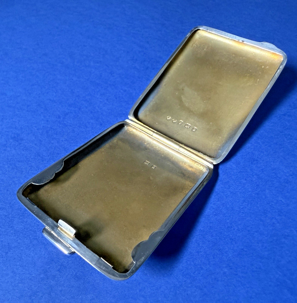 SOLID SILVER ENGINE TURNED BOOK MATCH HOLDER B'HAM 1926 BY FREDRICK FIELD