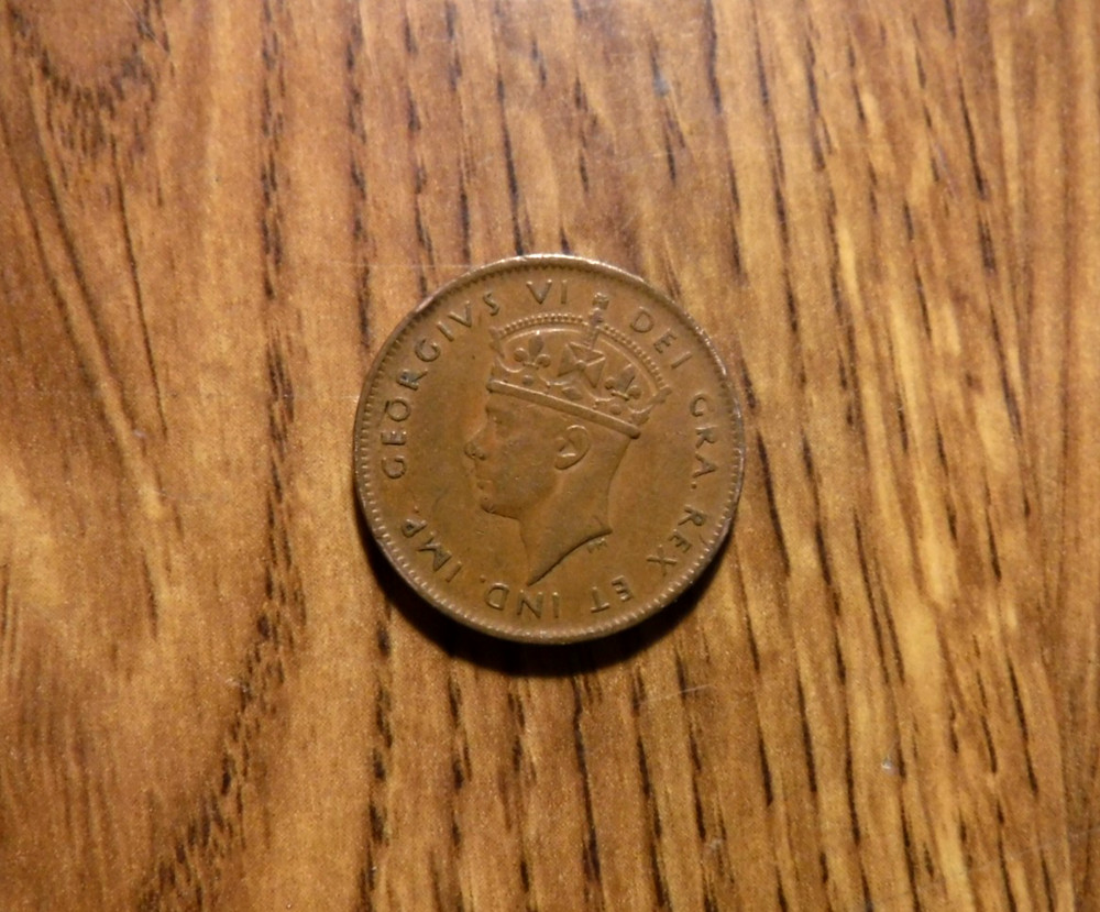 CANADA NEWFOUNDLAND SMALL CENT 1942 COIN (839)