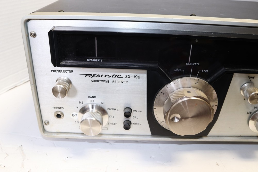 w/VIDEO - REALISTIC - MODEL SX-190 - BASE STATION SHORTWAVE RECEIVER - WORKING
