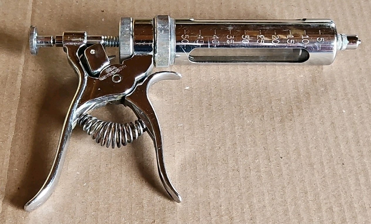 Ideal Instrument 50 cc Mega Shot Pistol Grip Livestock Syringe Pre-Owned