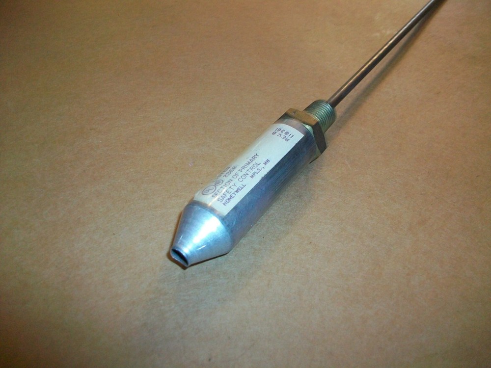 Honeywell Flame Sensor C7008A 1018 NEW