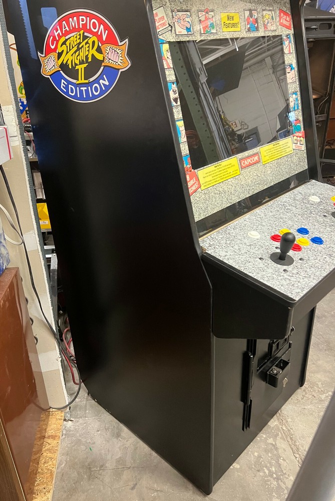 STREET FIGHTER II ARCADE MACHINE by CAPCOM (Excellent Condition)