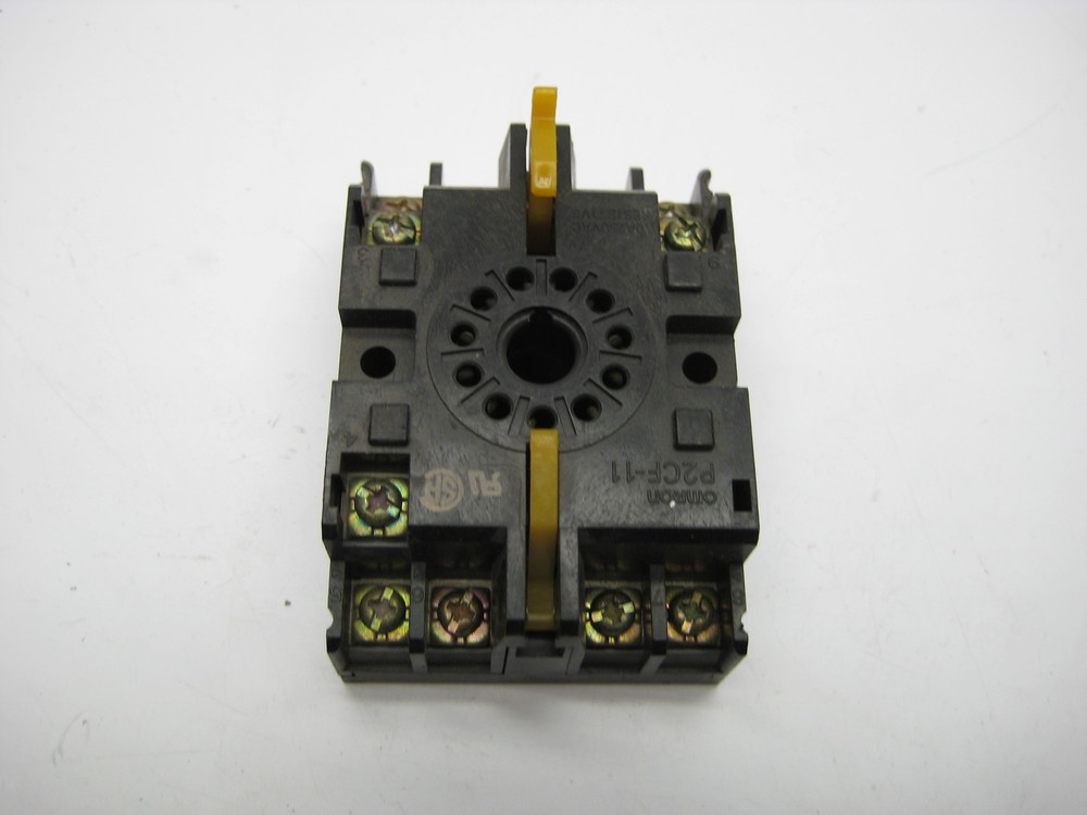 OMRON P2CF-11 RELAY BASE NSNP 12821