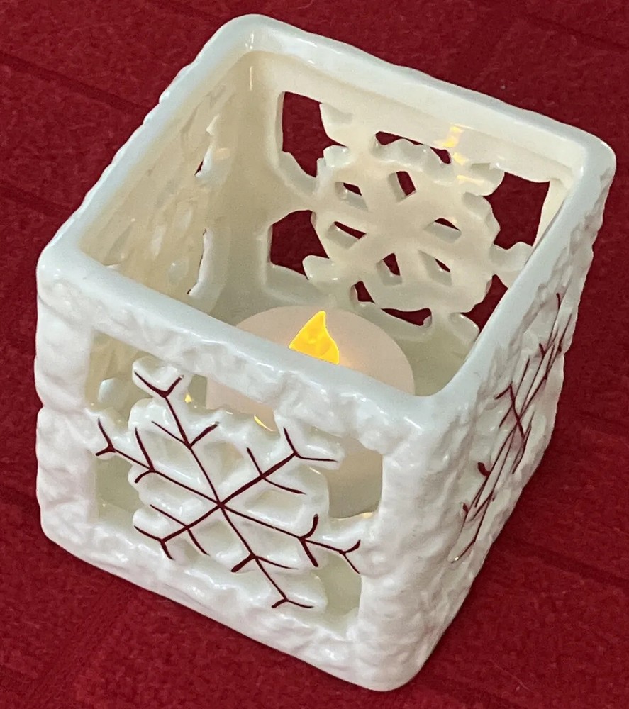 “SNOWFLAKE” ADORNED CERAMIC TEA LIGHT CANDLE HOLDER