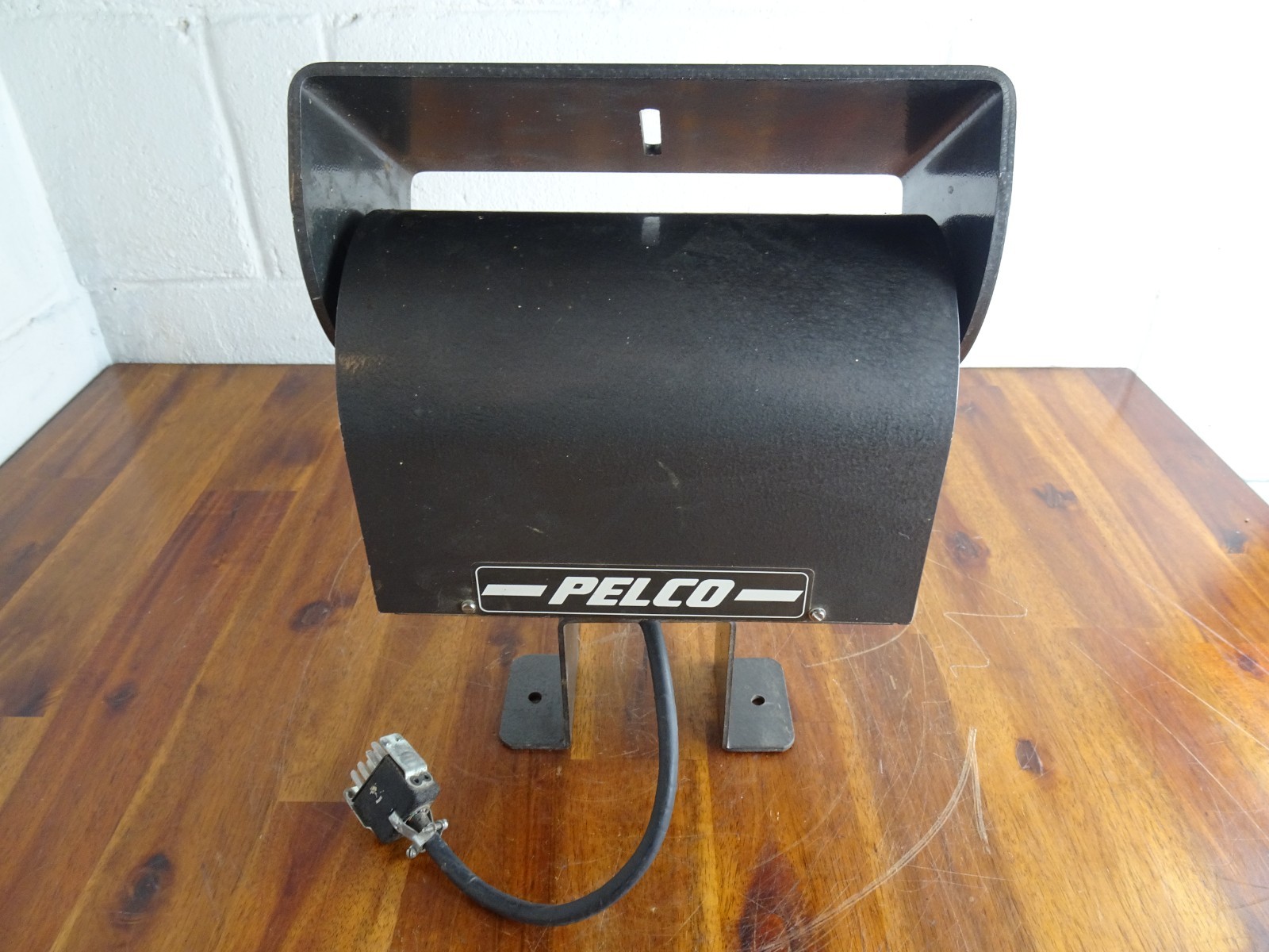 Pelco PT-250 Pan Tilt Rotor Rotator Unit with Mounts Cctv Ham Satellite Untested