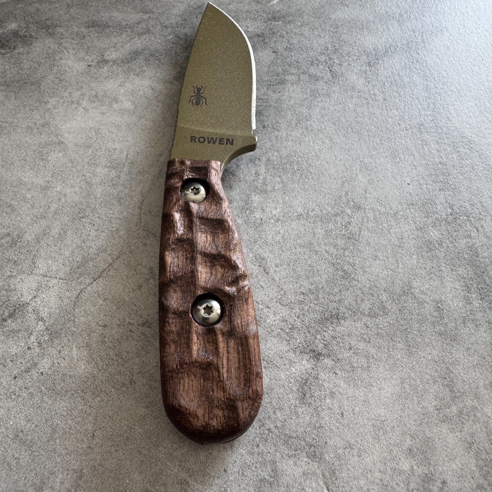 Royalcurl scales for ESEE Izula extended walnut (w/Hardware)