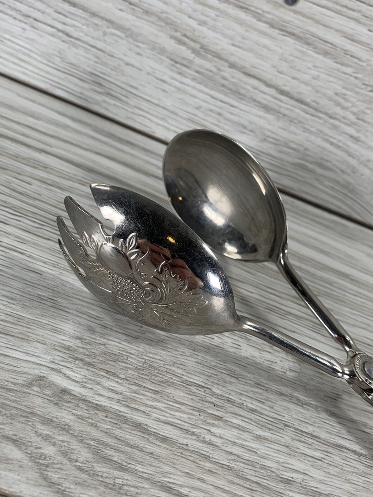 Silverplated Tongs E.P. Zing Server Grapevine Embossed Made in Italy Scissor