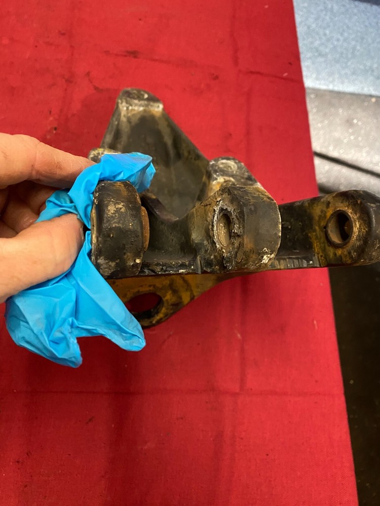 PETERBILT REAR CAB SUPPORT ,MOUNT, BRACKET SUSPENSION MOUNT 29 05988