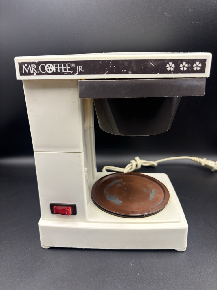 Mr Coffee Jr 4 Cup Maker. Machine Missing Carafe