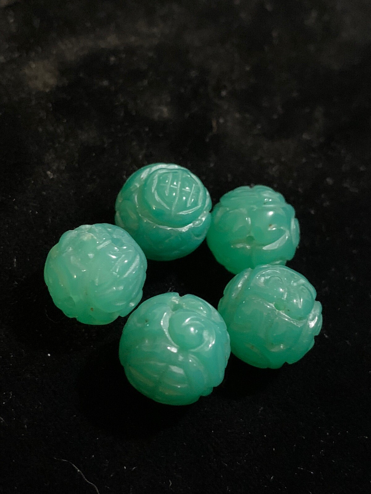 One Vintage Carved Chinese Bead Bright Green Onyx Round Shou Design 14mm