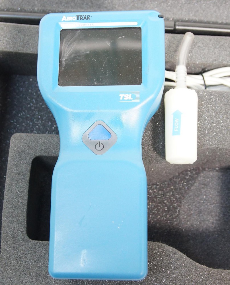 TSI AeroTrak 8220 Handheld Particle Counter