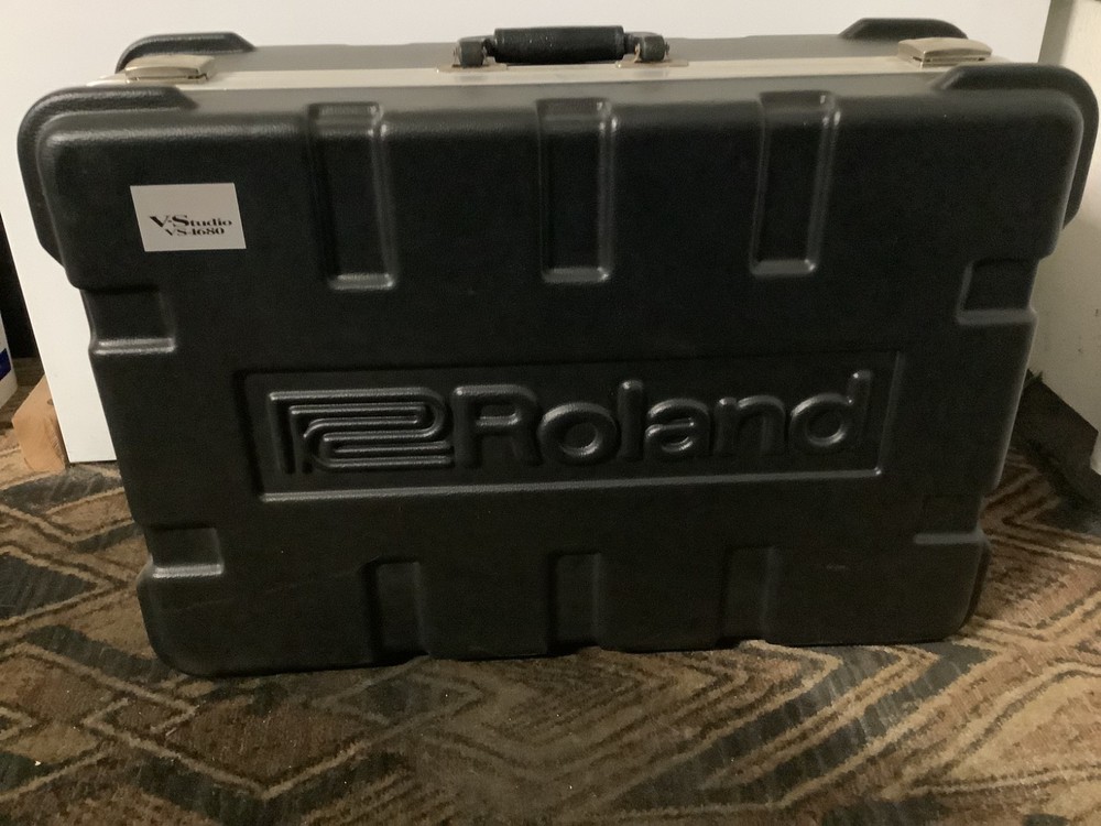 Roland VS-1824CD Digital Studio Workstation (with built-in CD-RW)