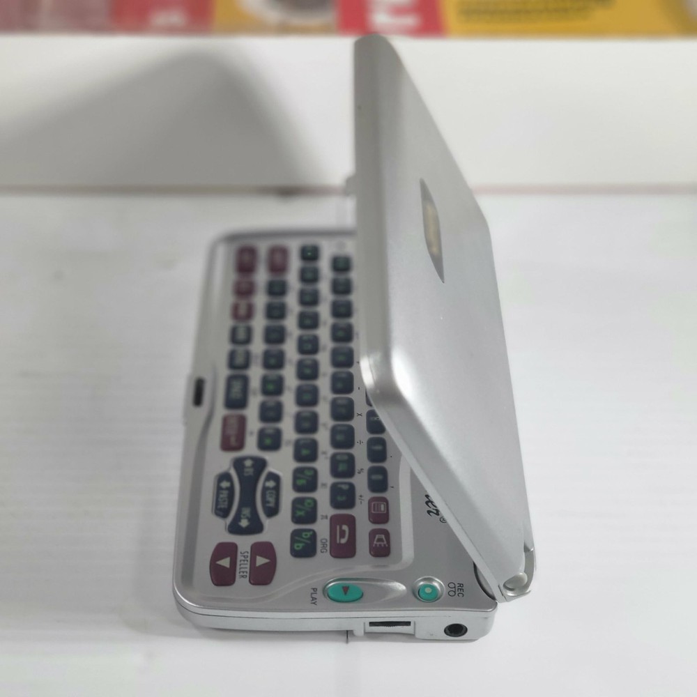 Ectaco Partner English Russian ER586HT Languages Talking Dictionary Translator