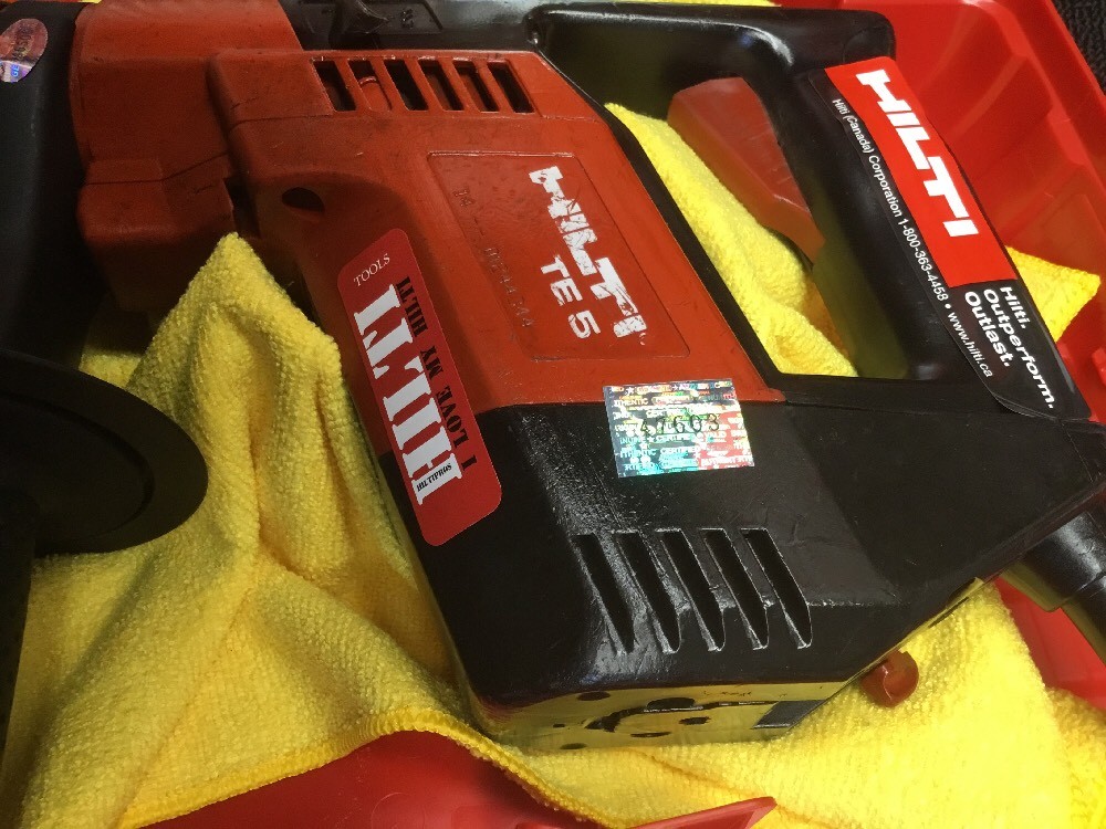 HILTI TE 5 PREOWNED, FREE ANDROID TABLET, REINFORCED HANDLE, BITS, FAST SHIP