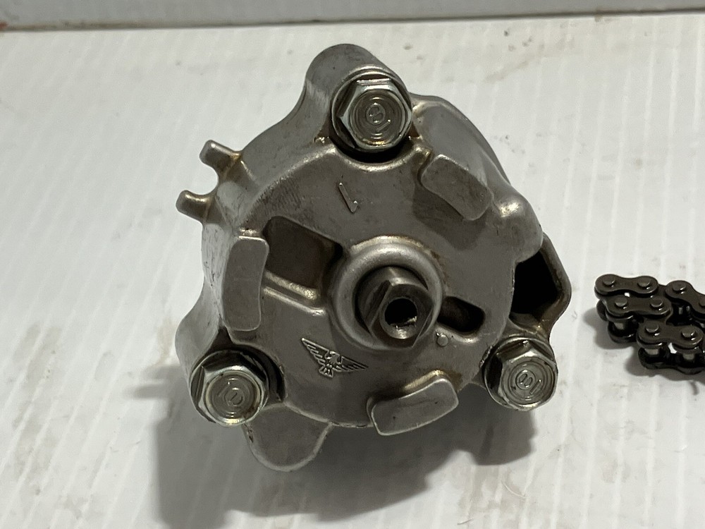 2000 Honda Cbr929rr Oil Pump Assembly (OEM)