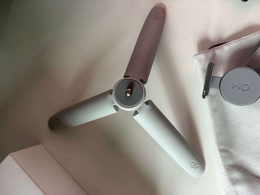 DJI Osmo Mobile SE Smartphone Gimbal Stabilizer