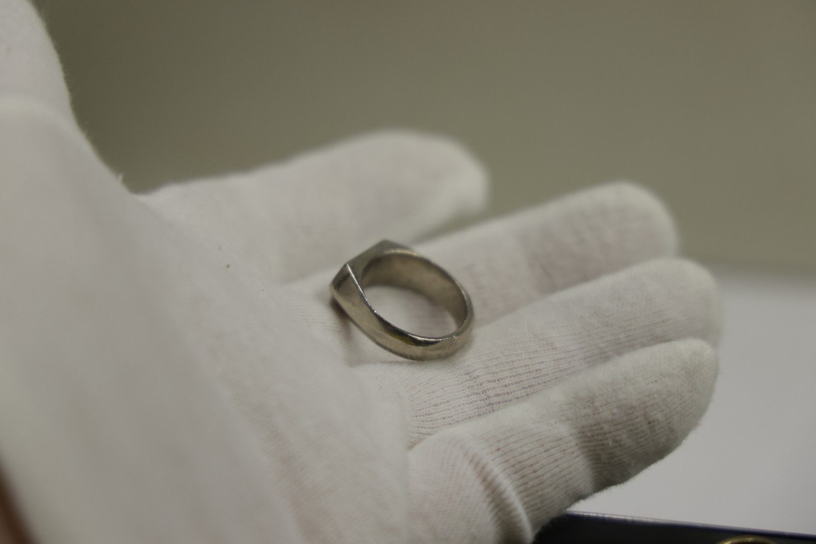 Vintage WWII Trench Art Silver Ring Size 10 1/2 1944 Cassino