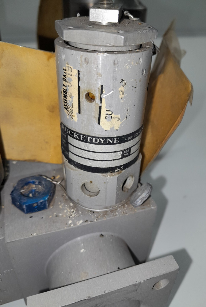 Surplus Rocketdyne Futurecraft Regulator Load Valve Manifold NASA Rocket Engine