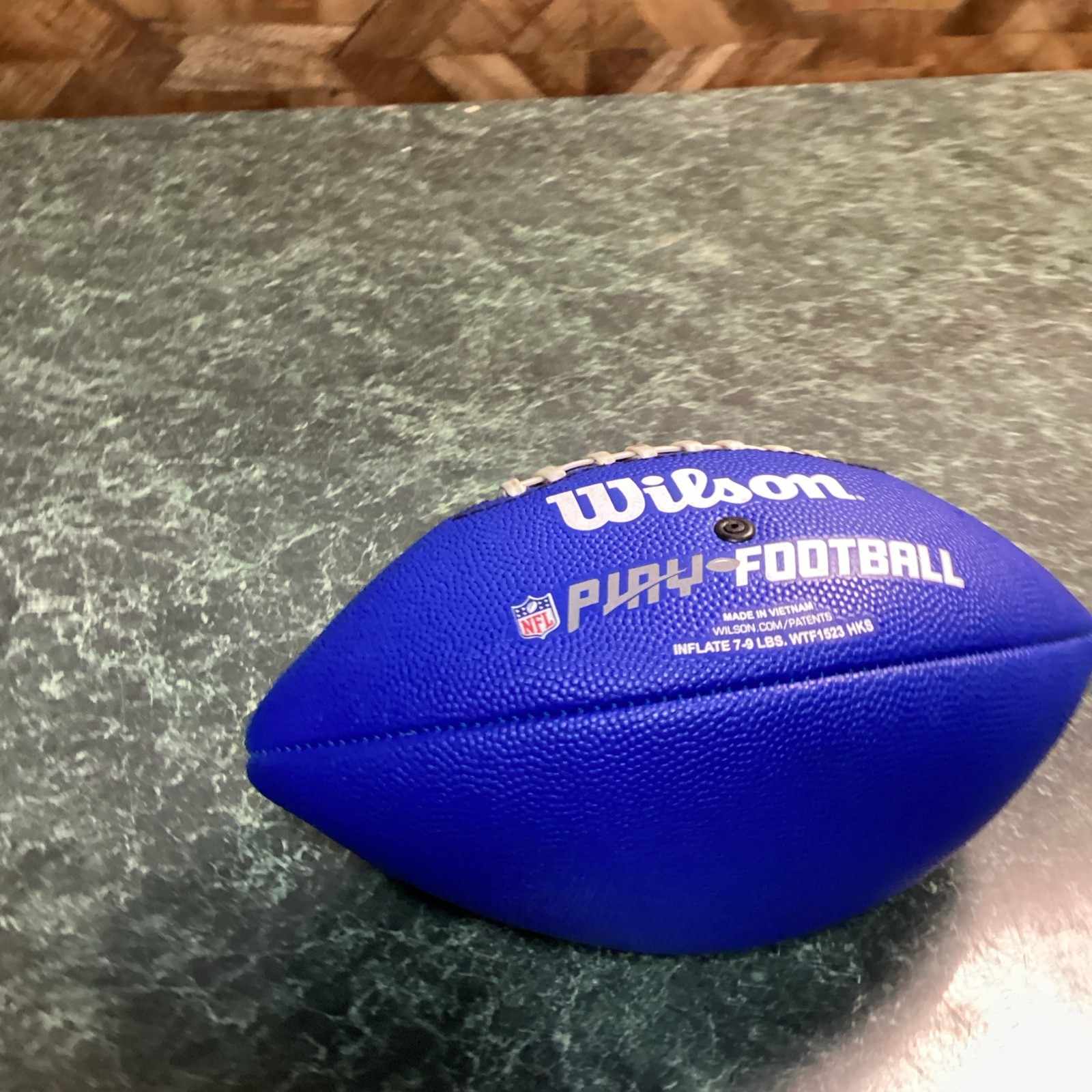 Wilson NFL Play 60 Blue Flag Football Peewee Ages 6-9 Kids Flag Ball WTF1523 HKS