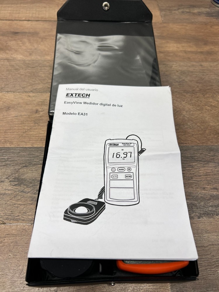 Extech 31 EasyView Light Meter