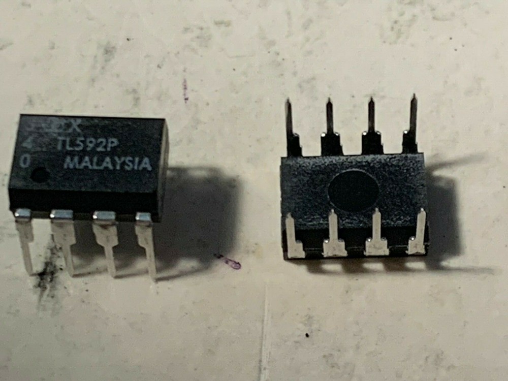 TL592P- Texas Instruments - High-Performance Analog Video Amplifier-DIP-8.