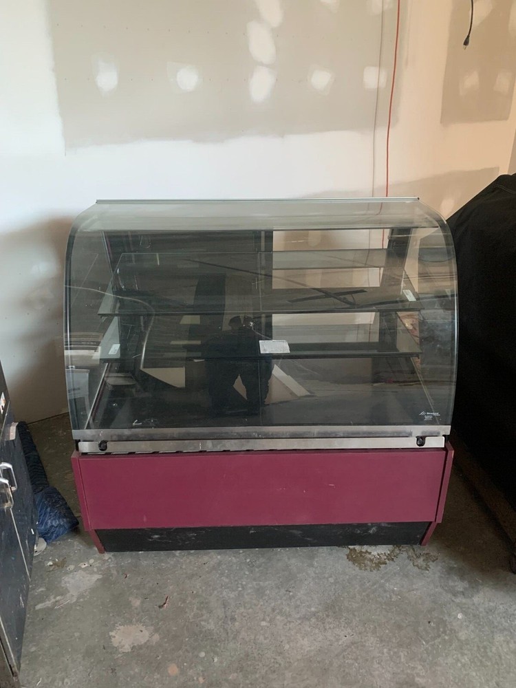 REFRIG PASTRY/CAKE DISPLAY CAKE 48W STRUCCOM BG4848R S/N