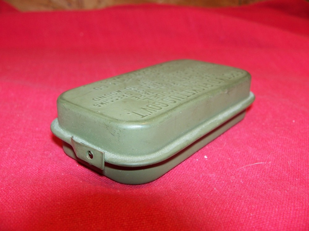 MINTY WWII Carlisle Bandage First Aid Packet US Gov Army GI Handy Pad Supply WW2