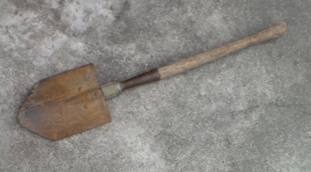 WW2 era US Military M-1943 Folding Shovel Entrenching E-Tool AMES 1944 USED