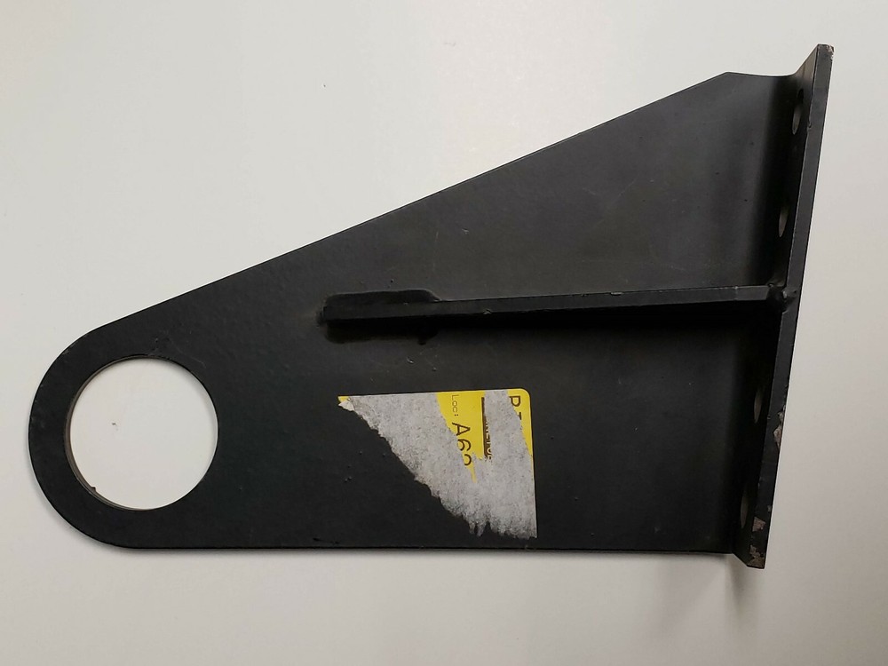 A17-15715-001 FREIGHTLINER BRACKET GUIDE HOOD POST