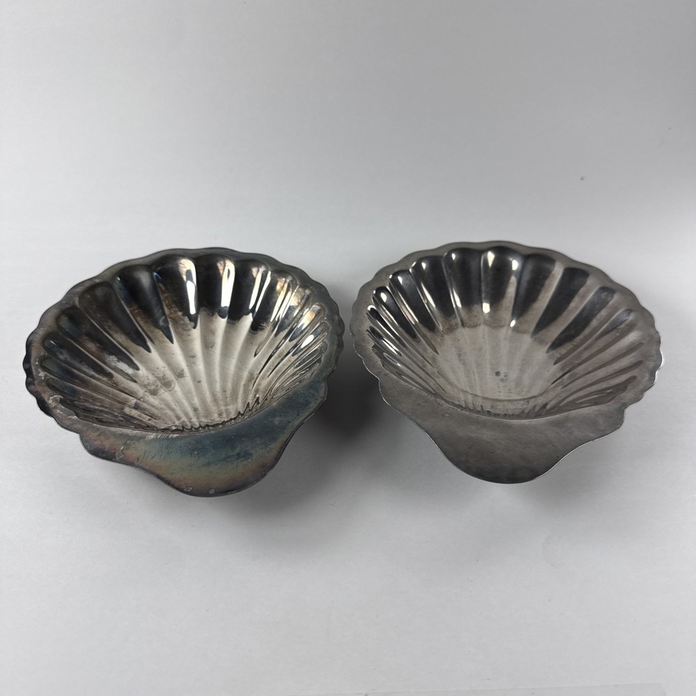 Vtg Oneida Silversmiths 7.5” Clam Scallop Shell Shaped Candy Nut Dish Set Of 2
