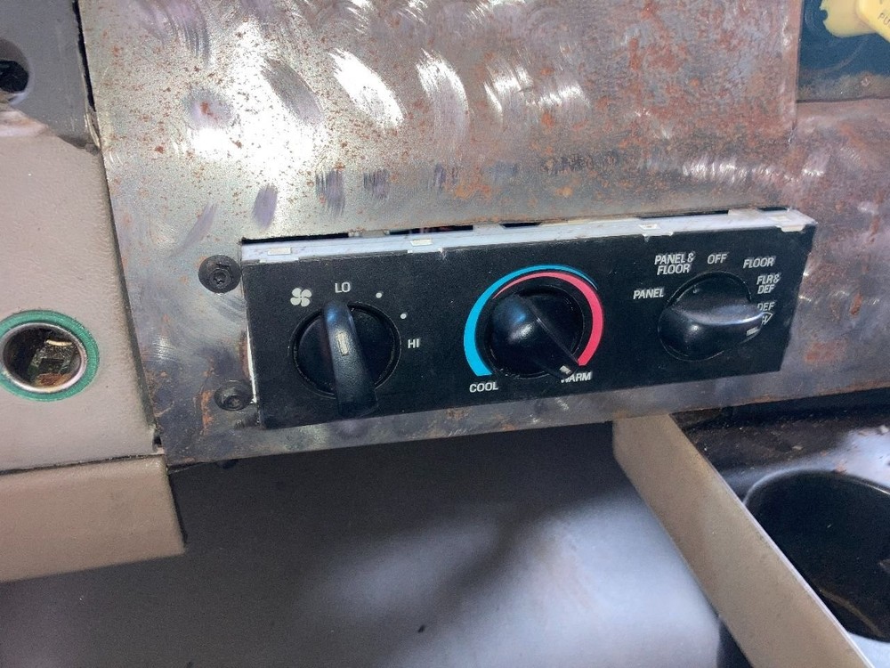1999-2010 Sterling L7501 Heater A/C Temperature Controls - Used