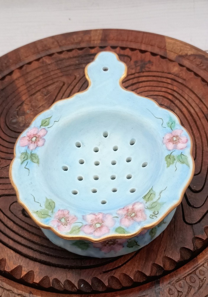 Vintage Blue And Pink Rose Tea Strainer/Diffuser. 2 Piece, Ceramic