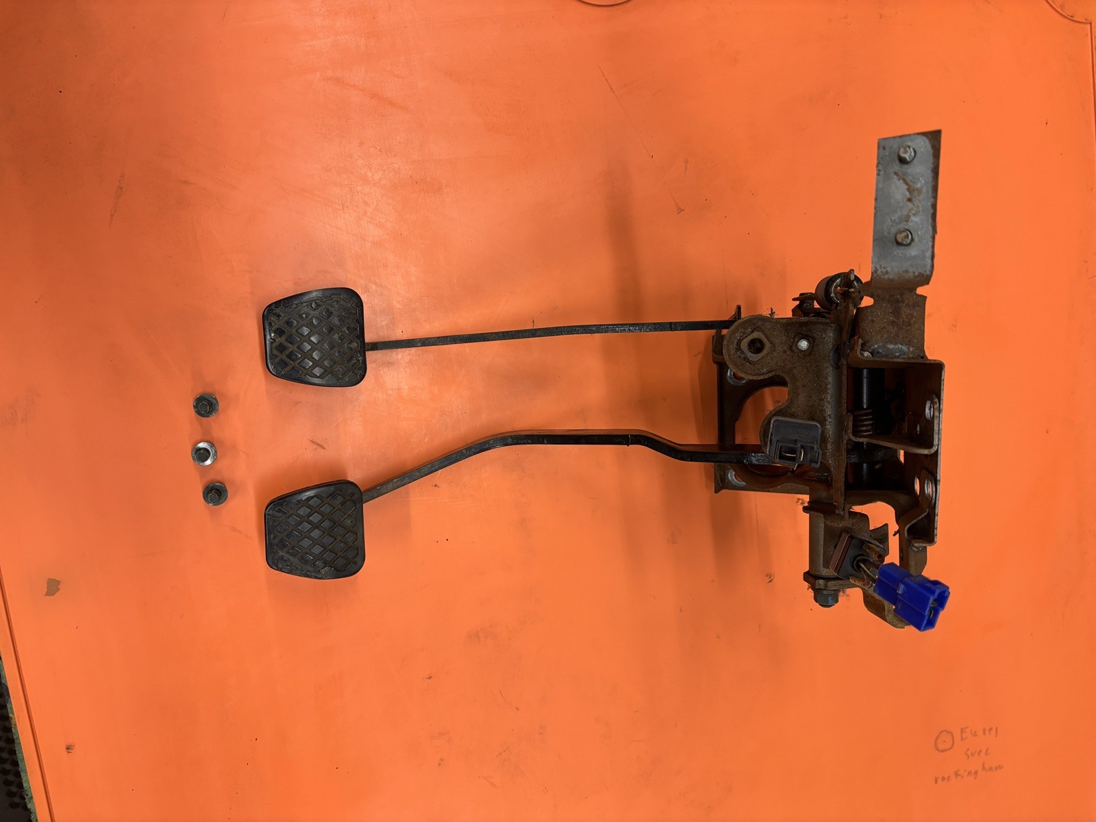 GEO TRACKER SUZUKI SIDEKICK CLUTCH PEDAL & BRAKE PEDAL ASSEMBLY Fits 96-98