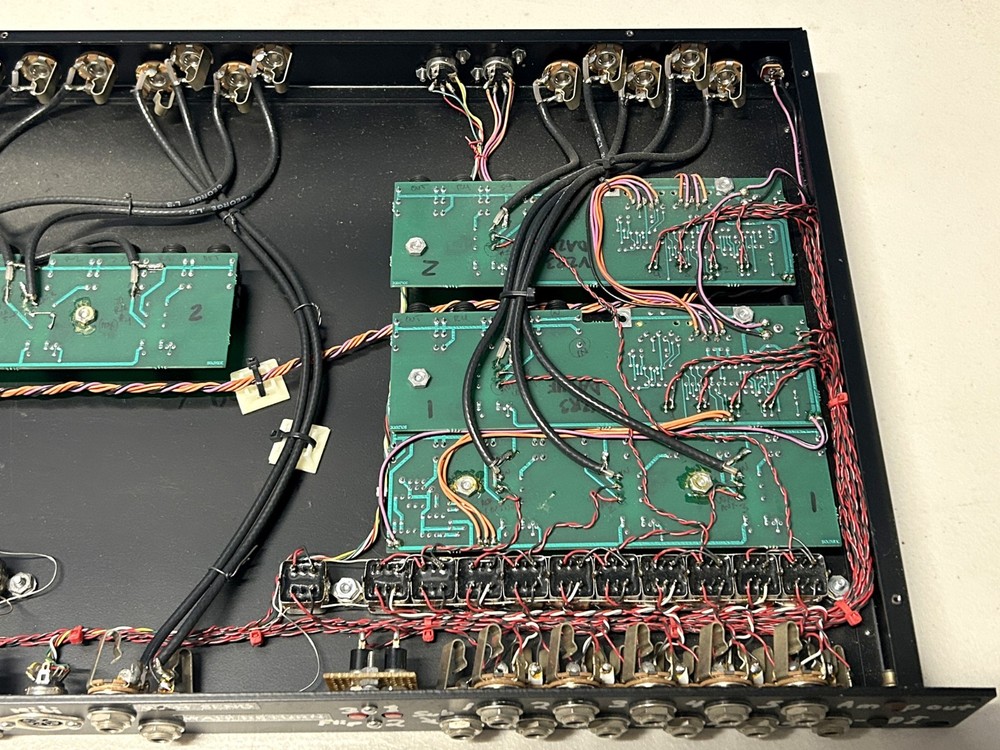 Custom Built Multi Amplifier Splitter Controller MIDI Iso Tranformers Axess Elec