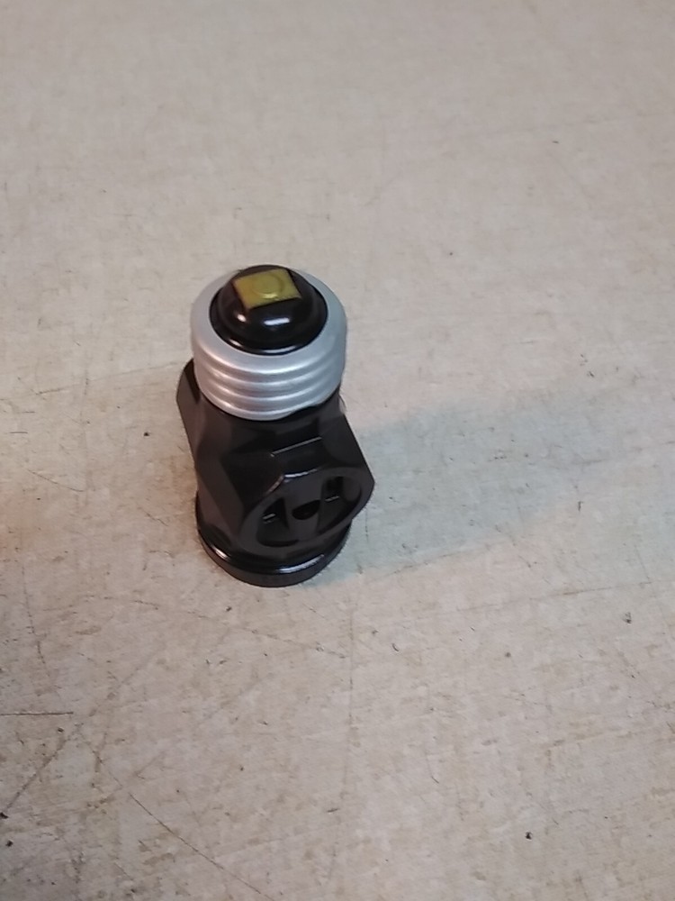 Leviton E-13394 125V 660W Polarized Plug Light Socket Adapter Browni