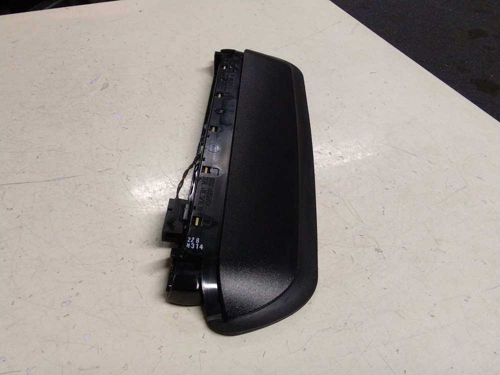 BMW E60 5 SERIES HIGH LEVEL/THIRD BRAKE LIGHT 229951.