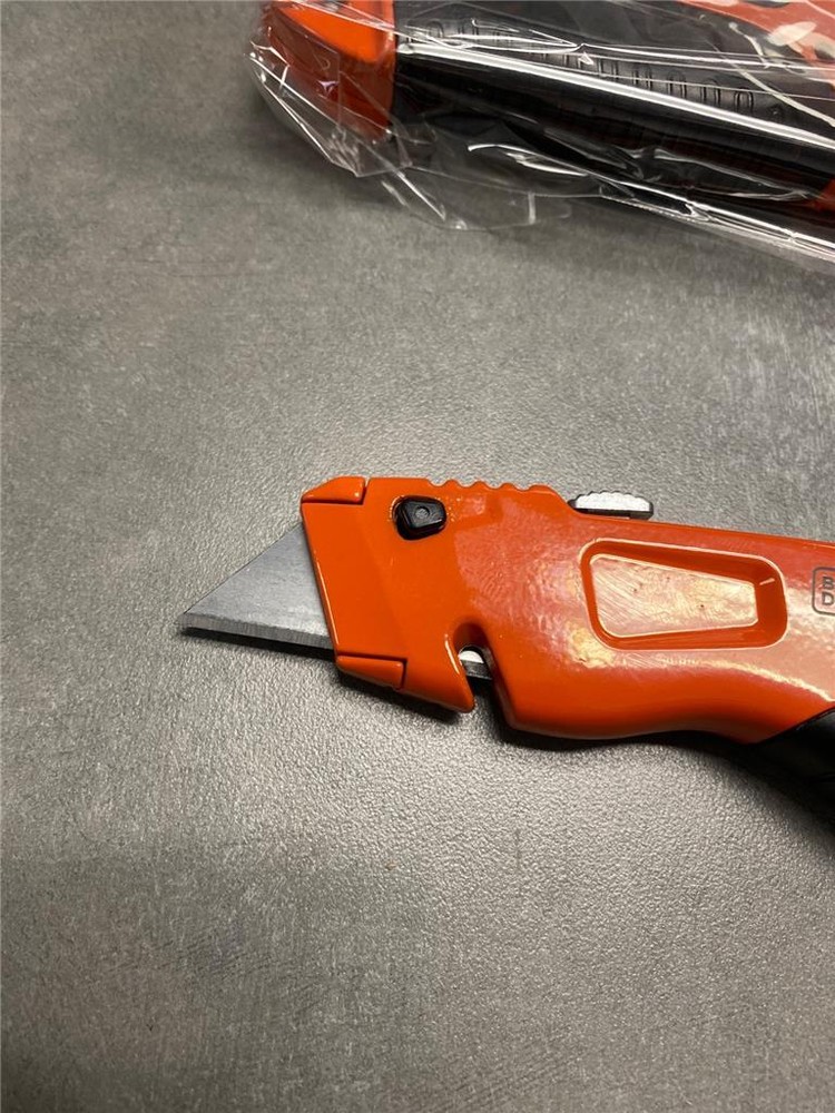 @ Black & Decker Retractable Utility Knife 2- Pack BDHT1039495APB