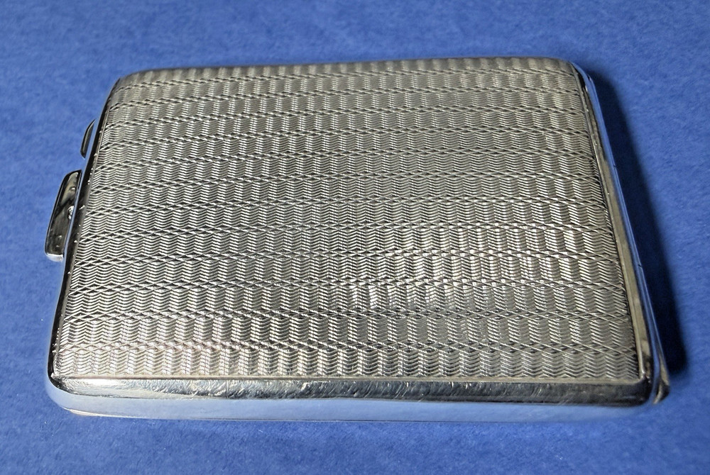 SOLID SILVER ENGINE TURNED BOOK MATCH HOLDER B'HAM 1926 BY FREDRICK FIELD