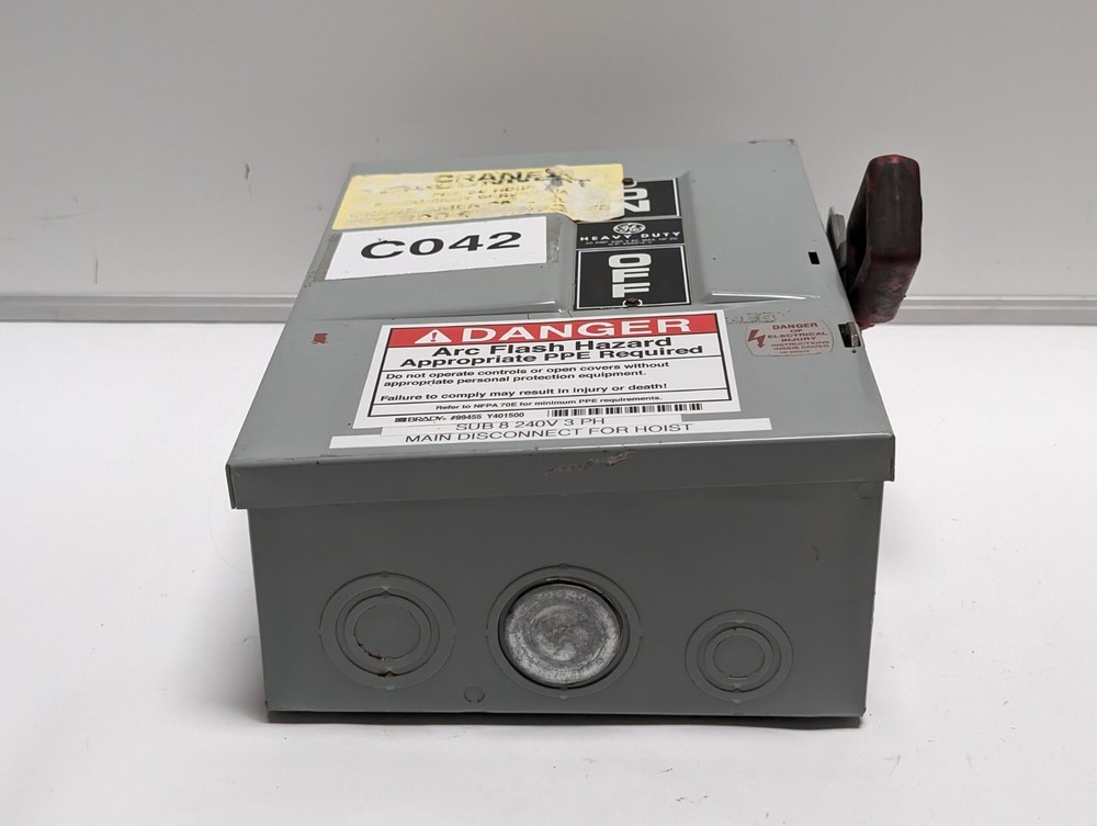 GENERAL ELECTRIC TH3361 Model 10 Safety Switch (USED).