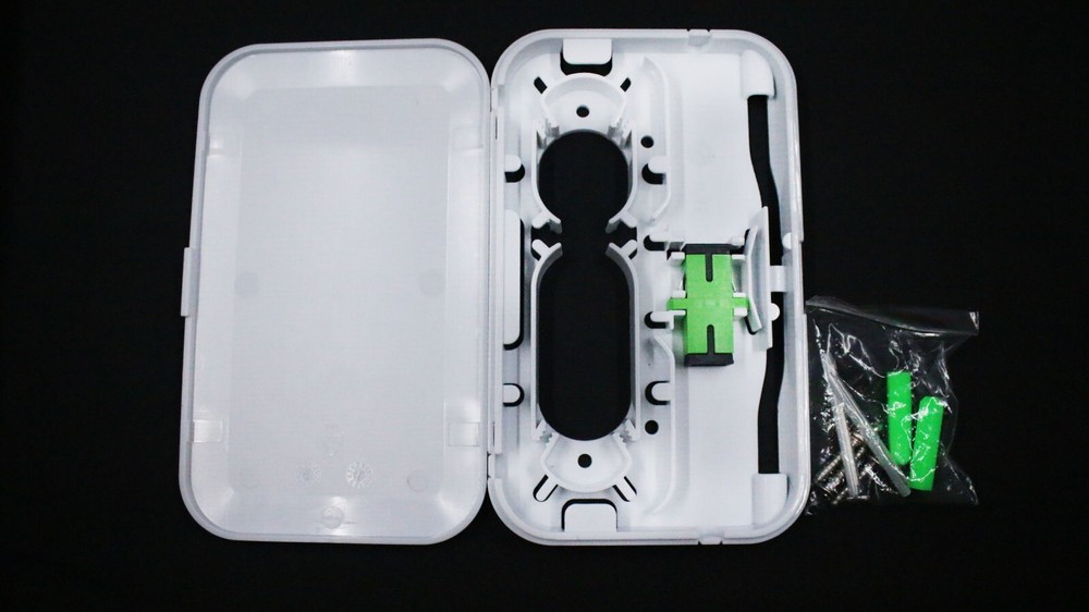 Fiber Optic wallplate loaded with SC/APC Adapter