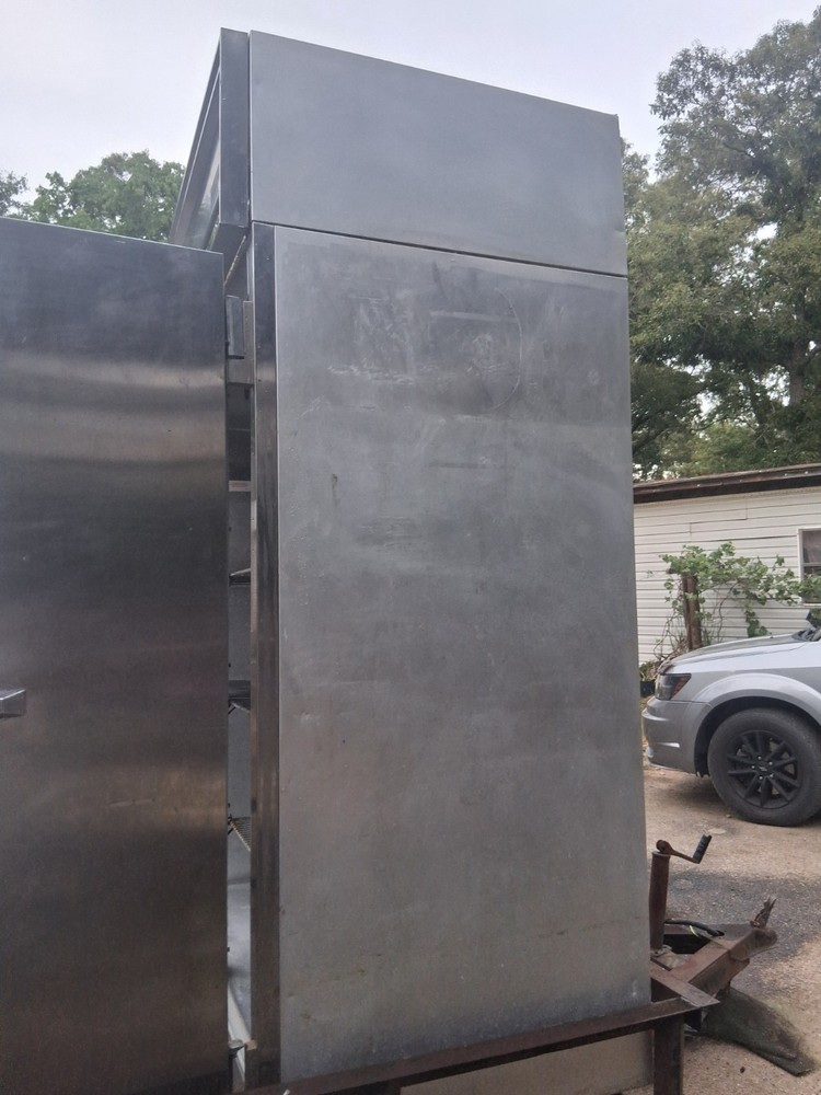 Victory Commercial 2-Door Solid Reach-In Refrigerator