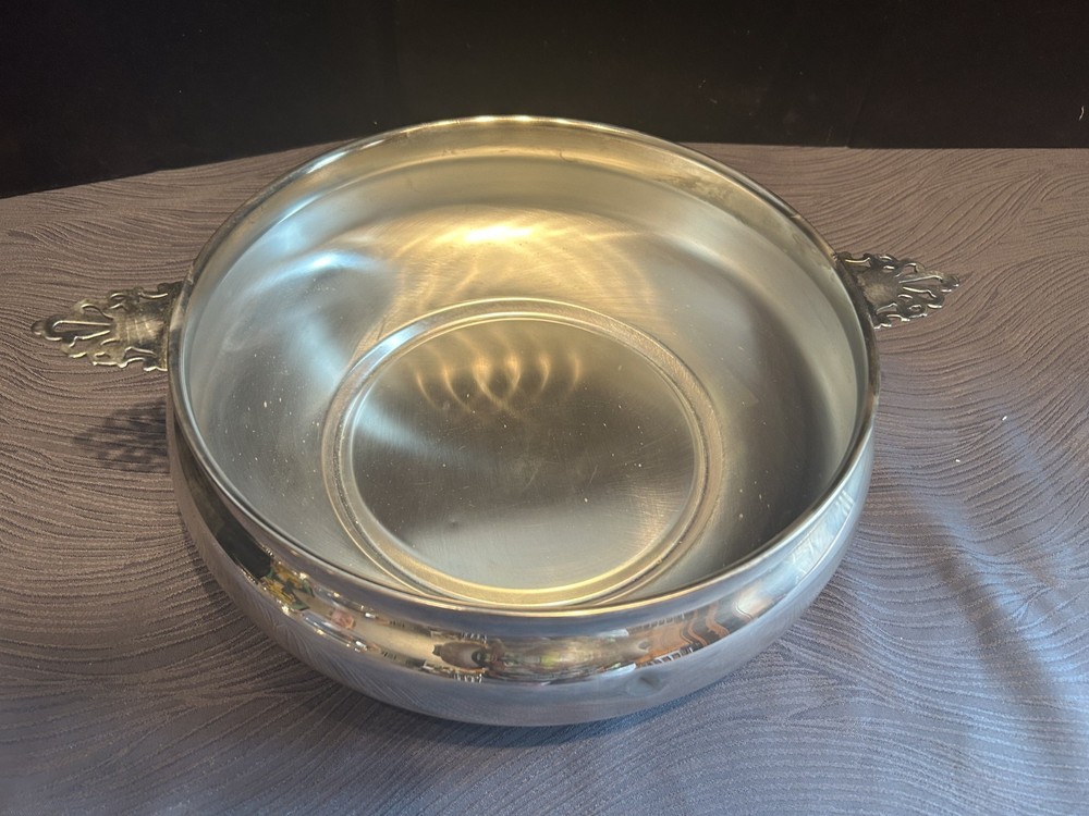 Sheffield Silverplate Casserole Dish w Lid Pyrex Insert 128