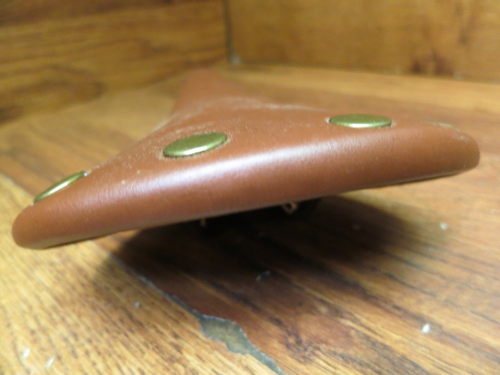 CHIFA LIGHT BROWN BRASS RIVETED SADDLE